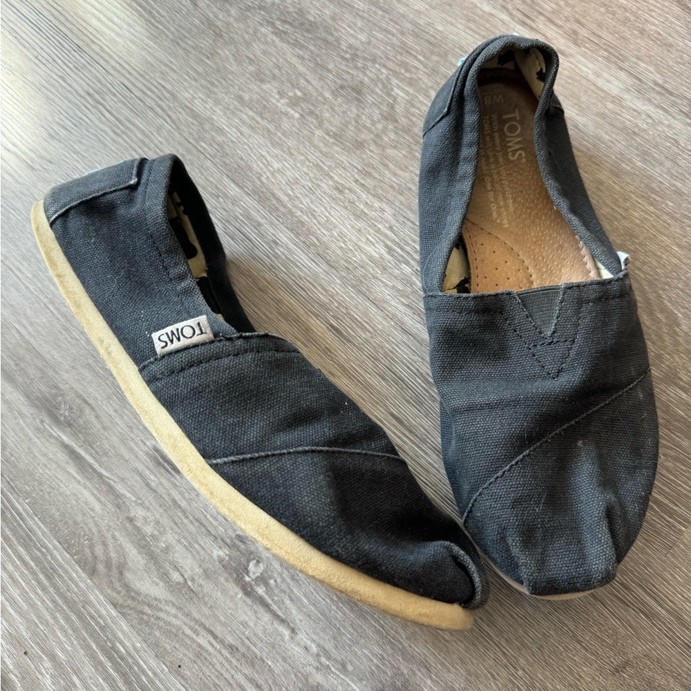 TOMS OG Black Canvas shoes